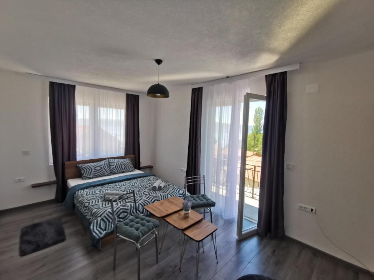 Gopo Guesthouse Elshani Exteriör bild