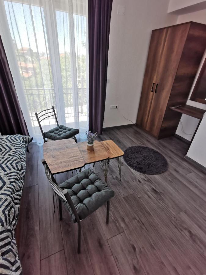 Gopo Guesthouse Elshani Exteriör bild