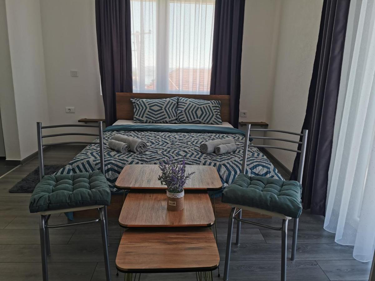 Gopo Guesthouse Elshani Exteriör bild
