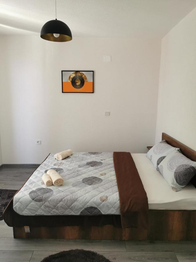Gopo Guesthouse Elshani Exteriör bild