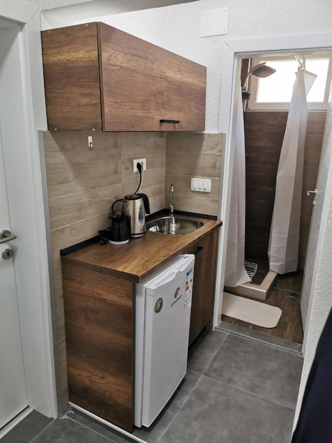 Gopo Guesthouse Elshani Exteriör bild
