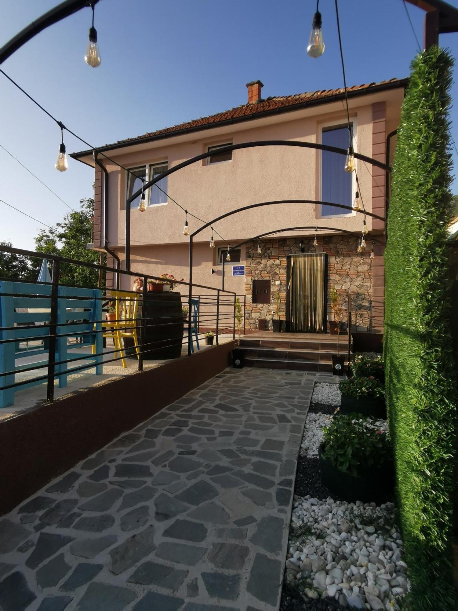 Gopo Guesthouse Elshani Exteriör bild