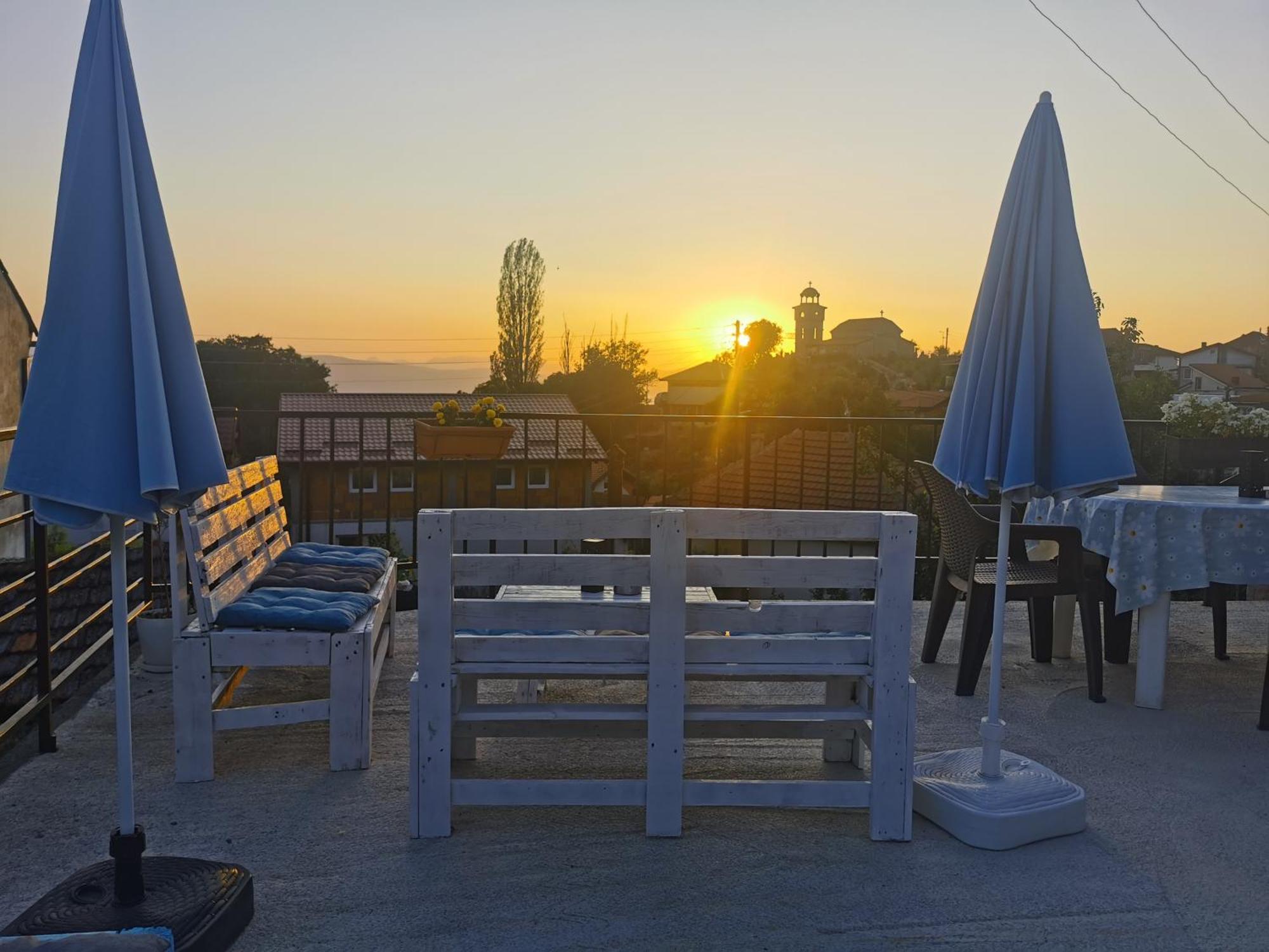 Gopo Guesthouse Elshani Exteriör bild